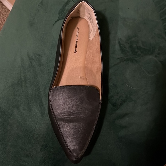 Amazon Essentials Black Flats - Picture 2 of 3